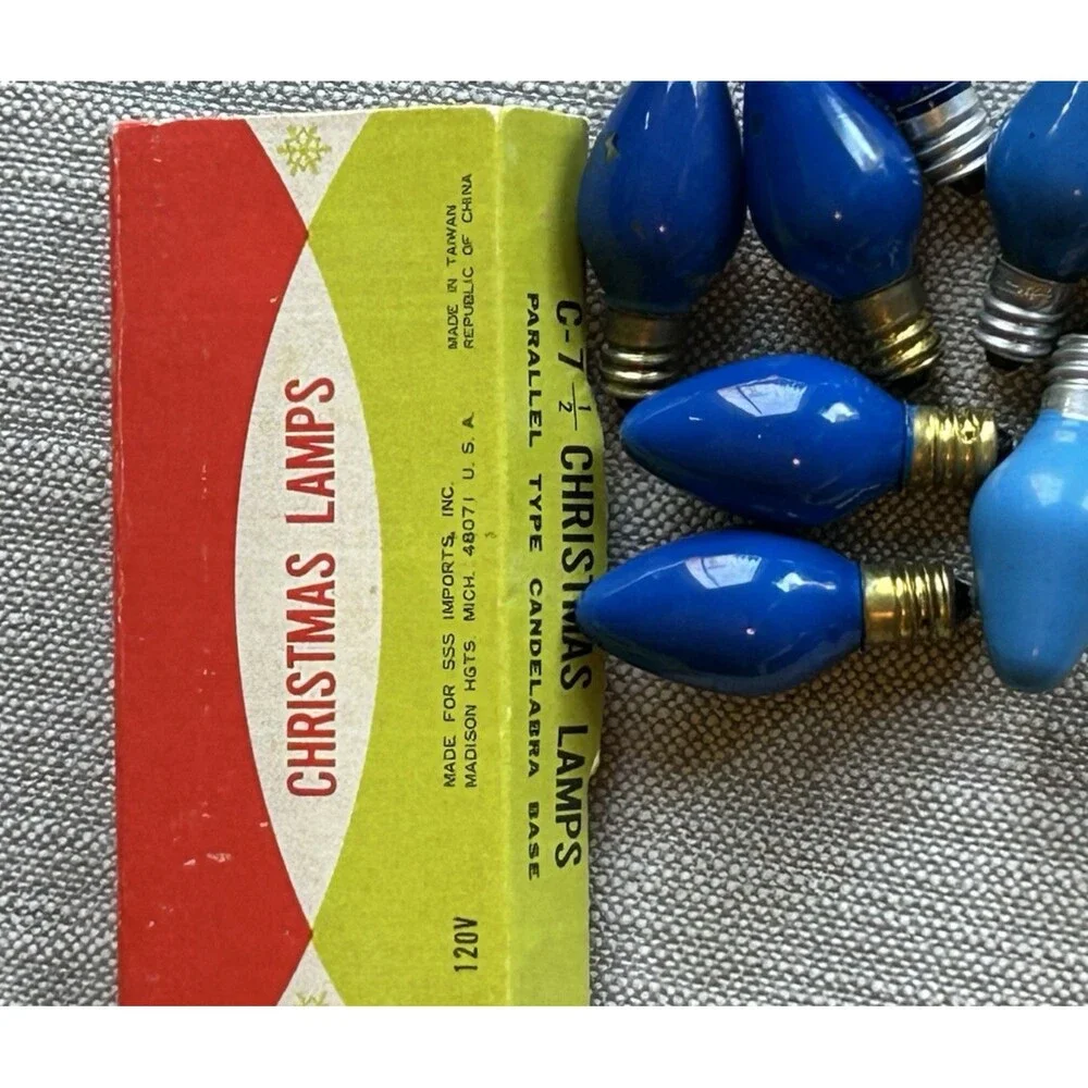 Vintage Holiday / Christmas String Lights w/ 8 additional blue replacement blubs
